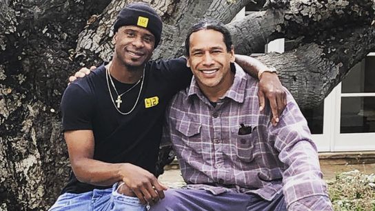 How A Surprising Steelers Odd Couple In Troy Polamalu And Ike Taylor Became Exclusive Roomates     (Troy Polamalu)